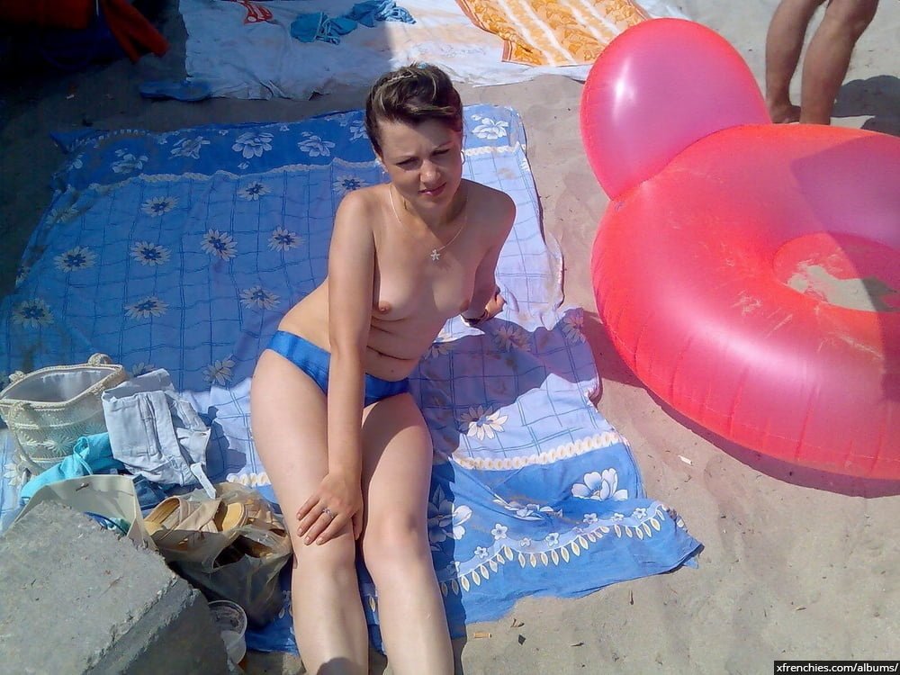Voyeur fetish naked girl at the beach, public sex n°60