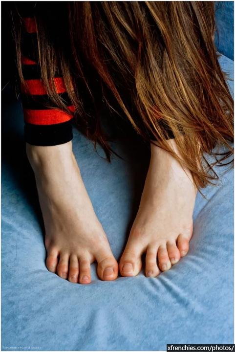 Sexy feet with heels and sexy tights n°22