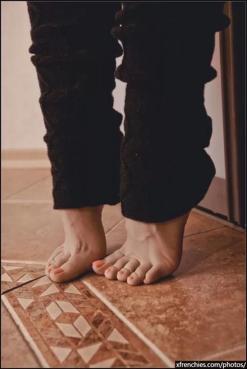 Sexy feet with heels and sexy tights n°48