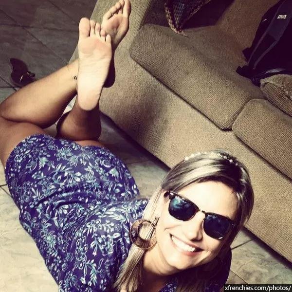 Compil fétichiste des pieds, photos de pieds part 1 n°4