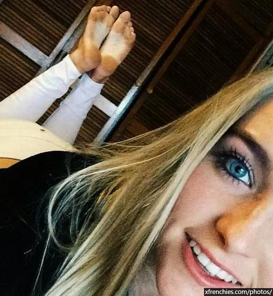 Compil fétichiste des pieds, photos de pieds part 1 n°30