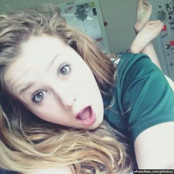 Compil fétichiste des pieds, photos de pieds amateur part 2 n°50