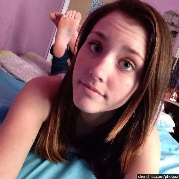 Compil fétichiste des pieds, photos de pieds amateur part 2 n°4