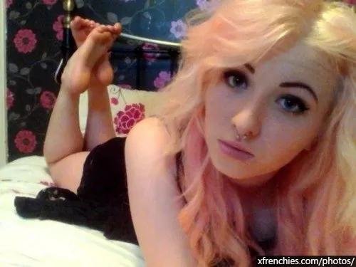 Compil fétichiste des pieds, photos de pieds amateur part 2 n°21