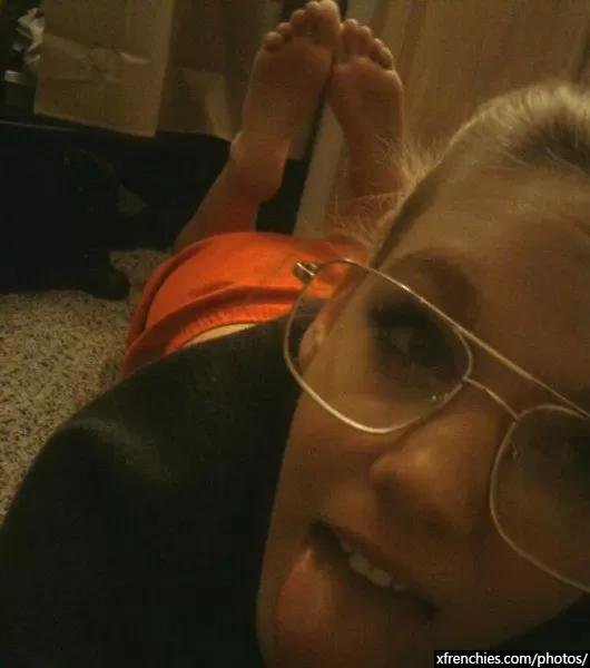 Compil fétichiste des pieds, photos de pieds amateur part 2 n°24