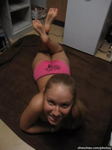 Compil fétichiste des pieds, photos de pieds amateur part 2 n°25