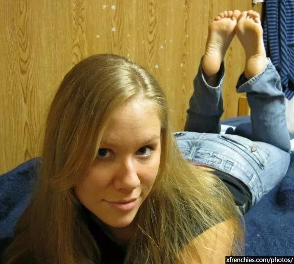 Compil fétichiste des pieds, photos de pieds amateur part 2 n°28