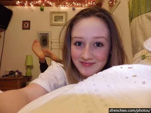 Compil fétichiste des pieds, photos de pieds amateur part 2 n°30