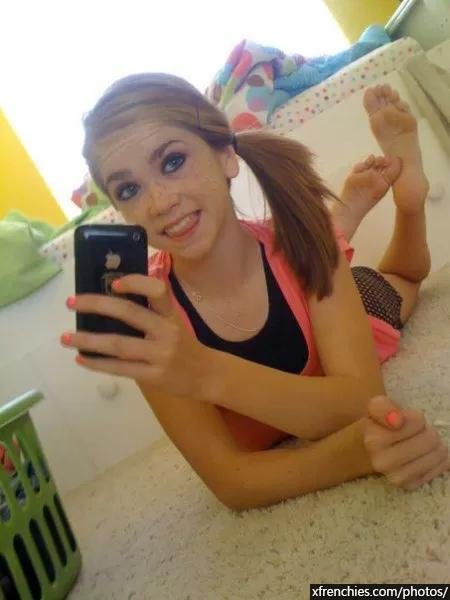 Compil fétichiste des pieds, photos de pieds amateur part 2 n°36