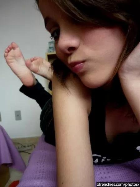 Compil fétichiste des pieds, photos de pieds amateur part 2 n°37