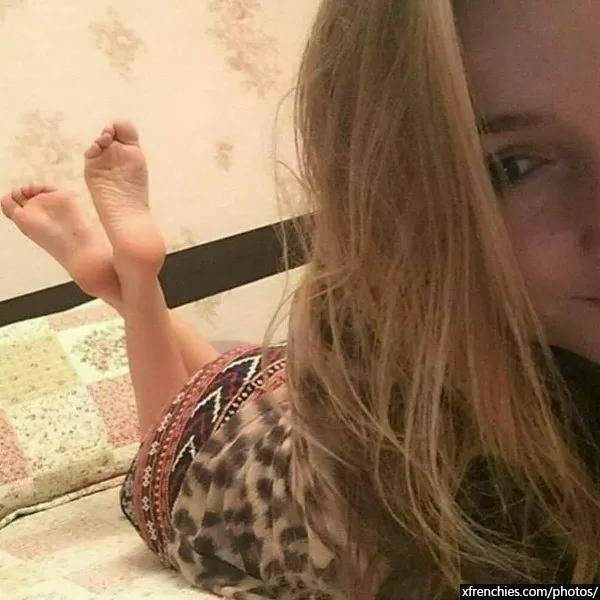 Compil fétichiste des pieds, photos de pieds amateur part 2 n°38
