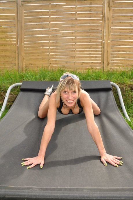 Mature blonde prend un jeune comme attraction n°13