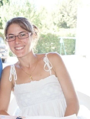 Brune à lunettes avec un corps sexy n°42