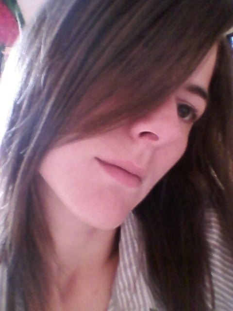 Brune à lunettes avec un corps sexy n°1