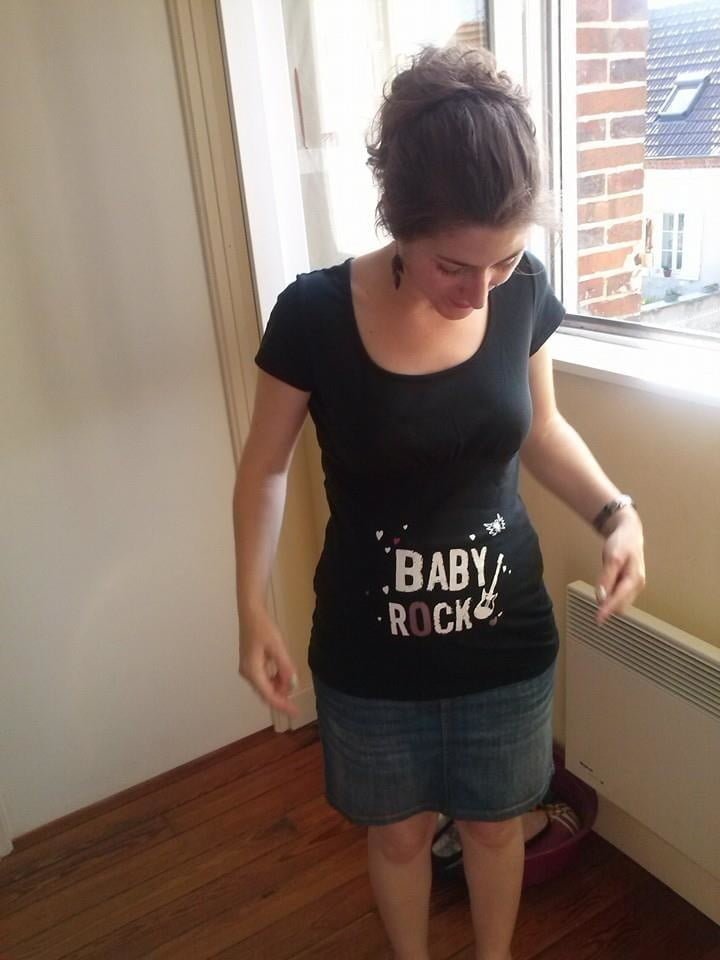 Brune à lunettes avec un corps sexy n°17