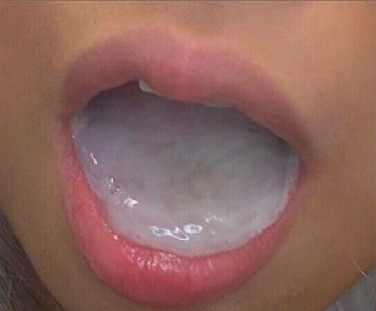Blonde amateur plug anal et exhibition n°1